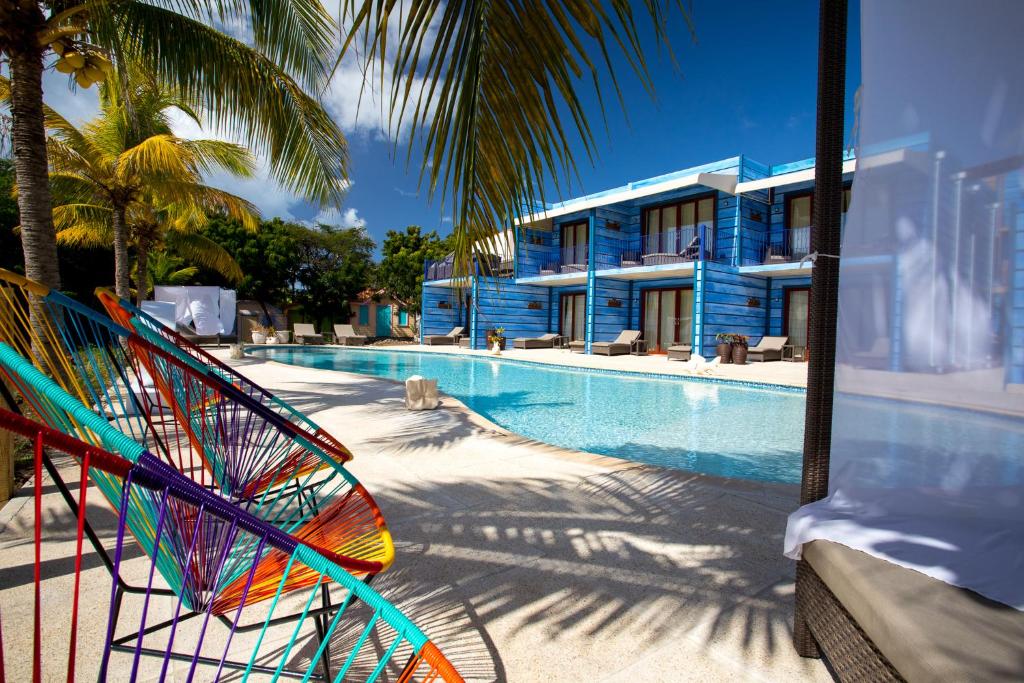 True Blue Bay Resort photo 2