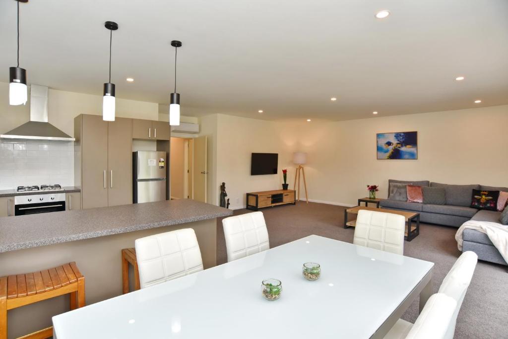 Weston Villa - Christchurch Holiday Homes photo 1