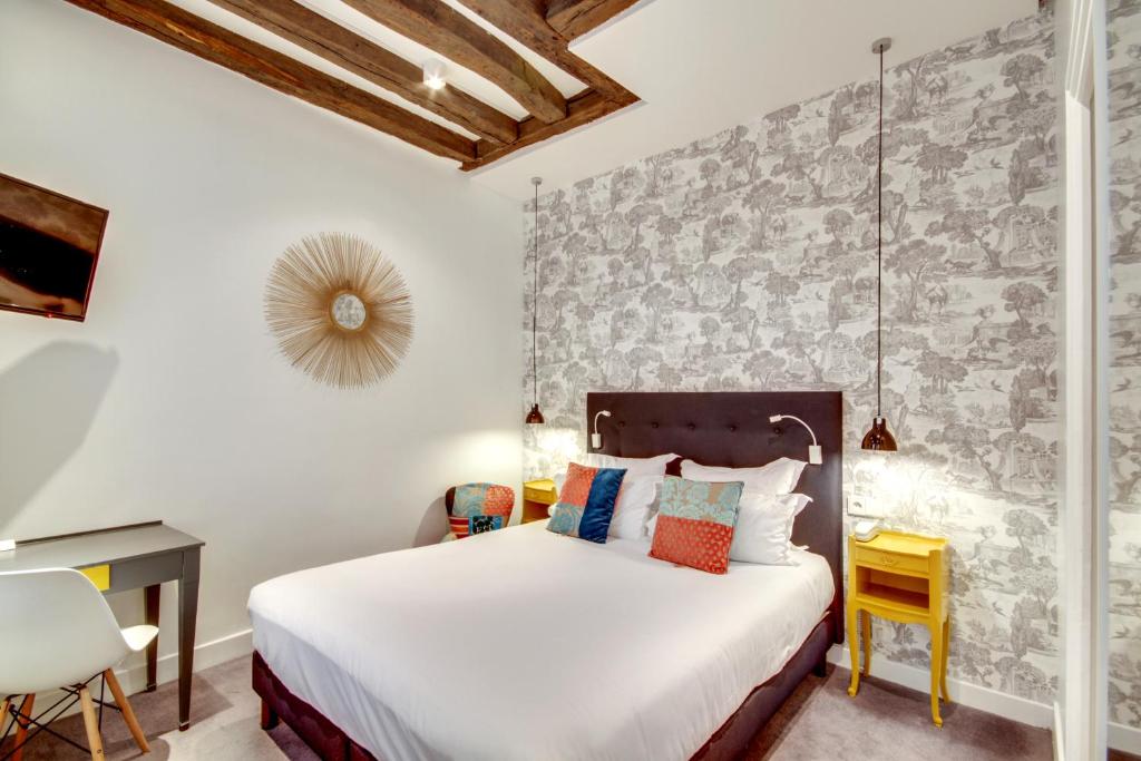 Двухместный (Улучшенный двухместный номер с 1 кроватью), Hôtel Sèvres Saint Germain