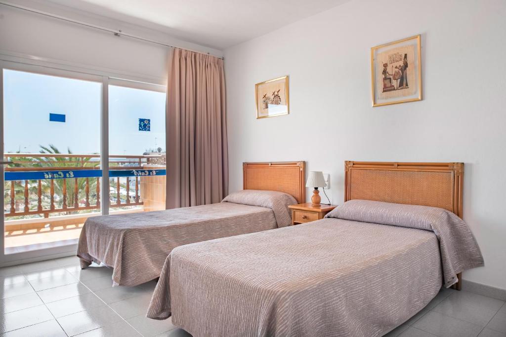 Апартаменты (Апартаменты с видом на море), Apartamentos Es Cañe