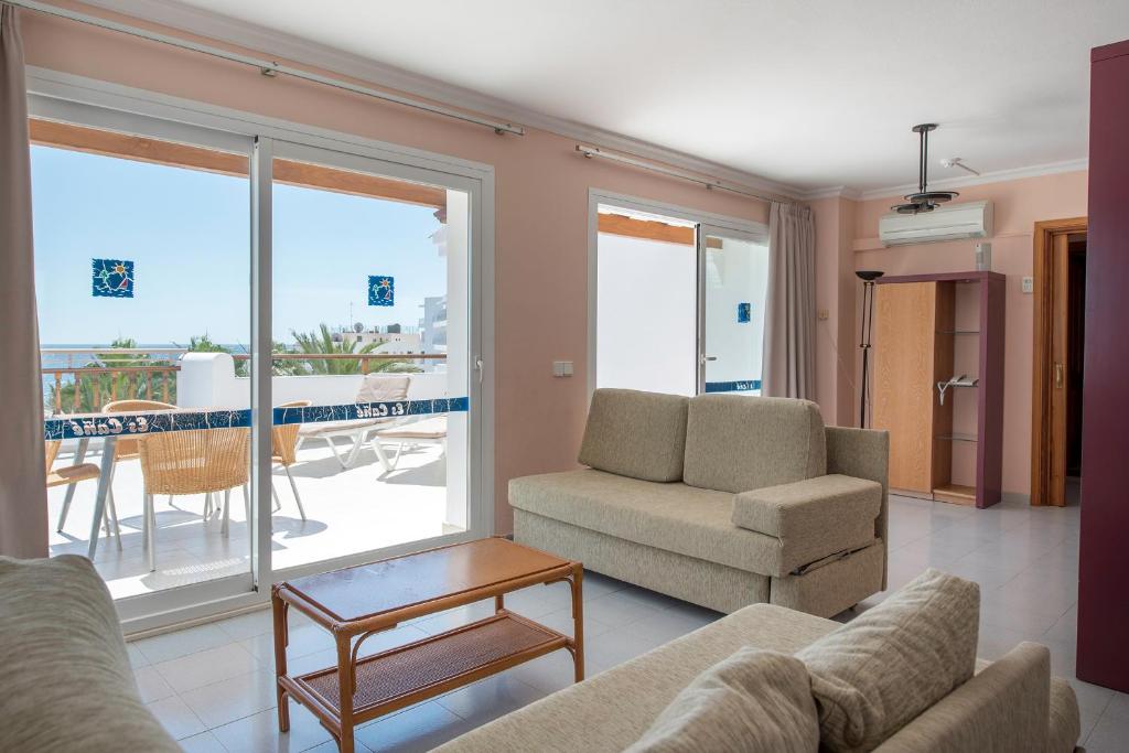 Апартаменты (Апартаменты с видом на море), Apartamentos Es Cañe