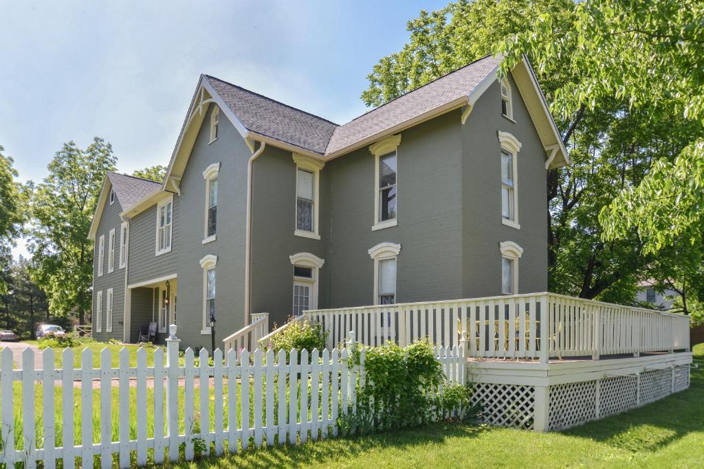 Prairie Guest House photo 1
