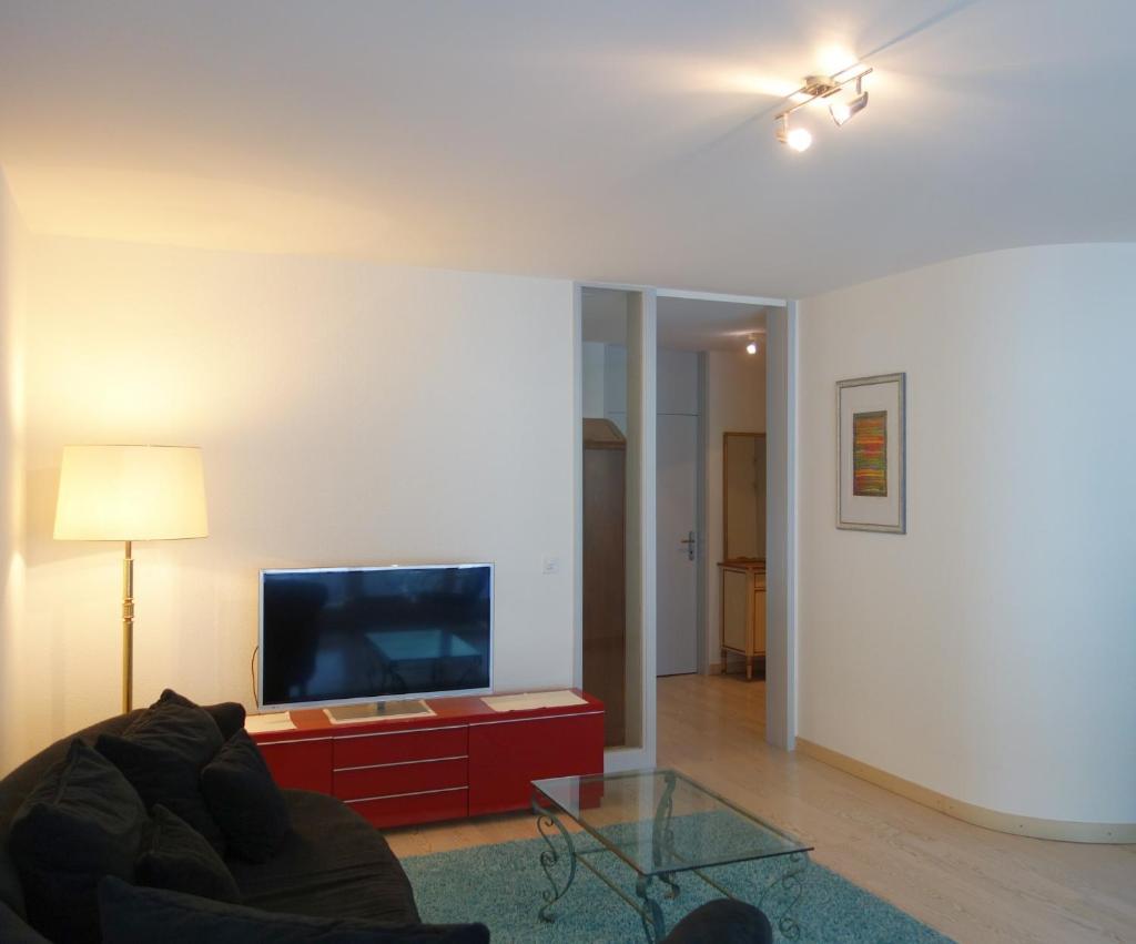 Exclusive Central Apartment - Tap to explore photos