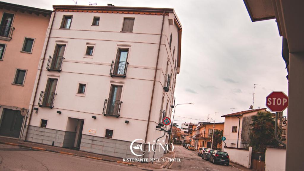 Hotel Ristorante Cigno photo 2