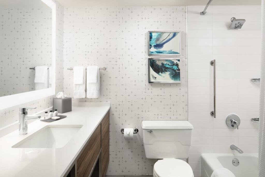 Crowne Plaza Dallas Love Field - Med Area, an IHG Hotel photo 1