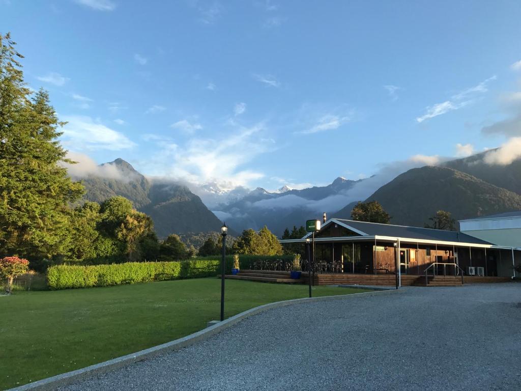 High Peaks Hotel photo 4