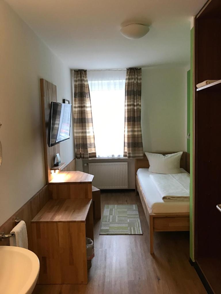 Одноместный (Стандартный одноместный номер с душем), Hotel Luitpold