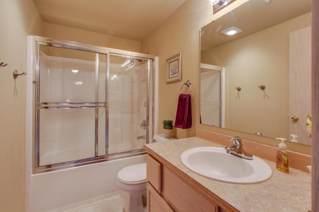 Park Pointe Condominiums photo 2