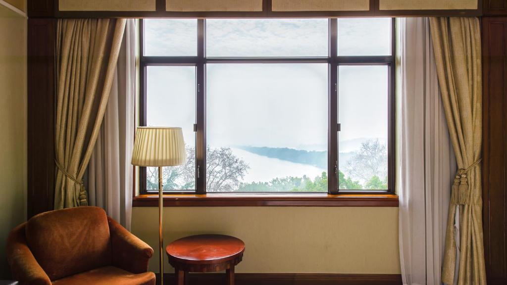 Сьюит (Люкс с видом на озеро), Shangri-La Hotel, Hangzhou