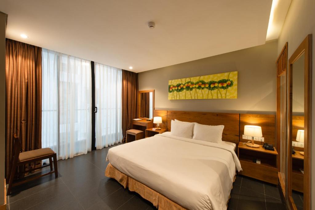 Двухместный (Номер Делюкс с кроватью размера «king-size» и балконом), Maple Hotel & Apartment