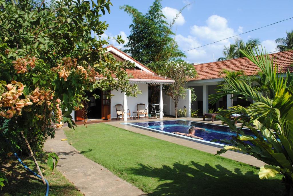 Sujeewani Villa photo 2