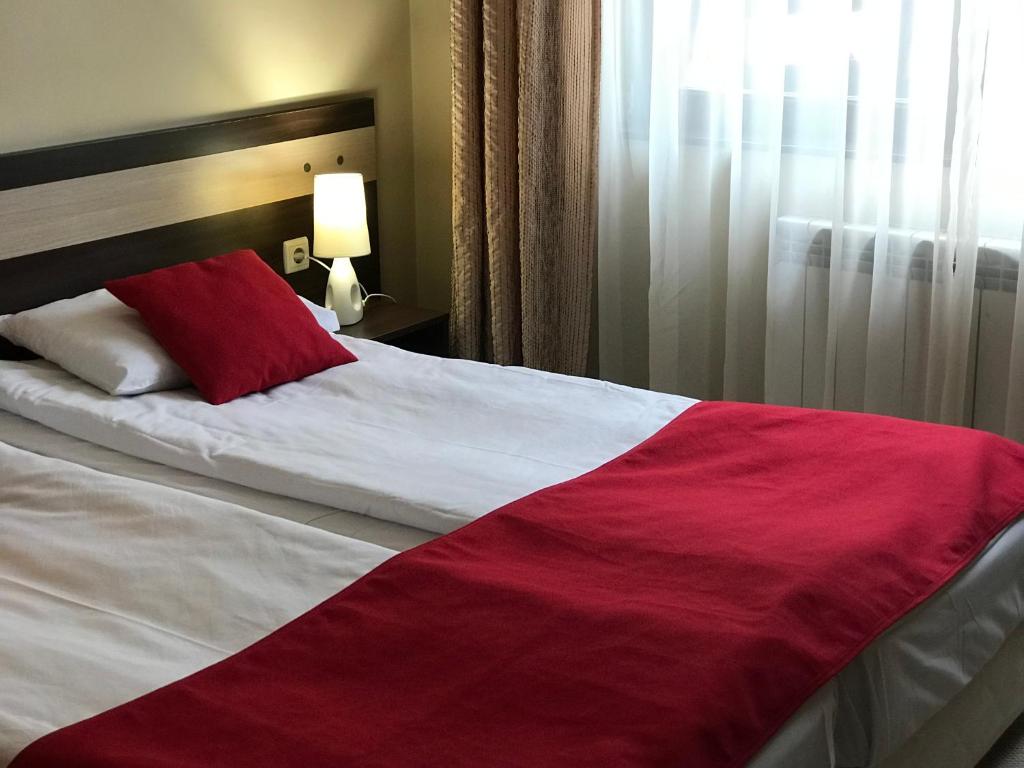 Апартаменты (Семейный мезонет (для 3 взрослых и 1 ребенка)), Apart Hotel Dream