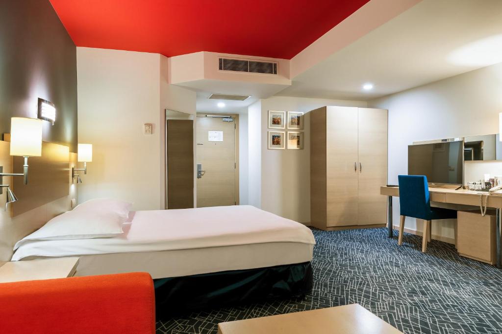 Сьюит (Полулюкс с видом на город), Отель Park Inn by Radisson Azerbaijan