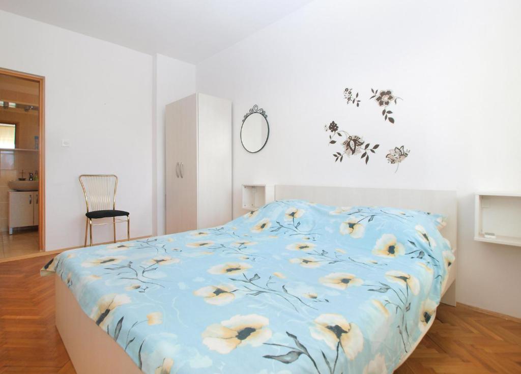 Apartments Mira 1804 photo 1