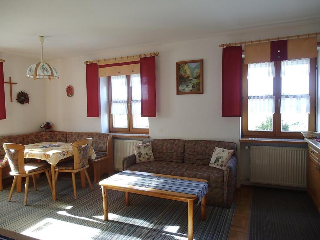 Ferienwohnungen Peterbartl-Hof photo 2