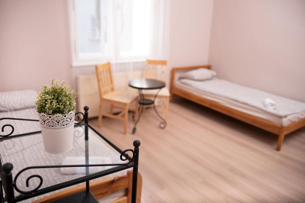 Четырехместный (Четырехместный номер с общей ванной комнатой), Hostel Folklor