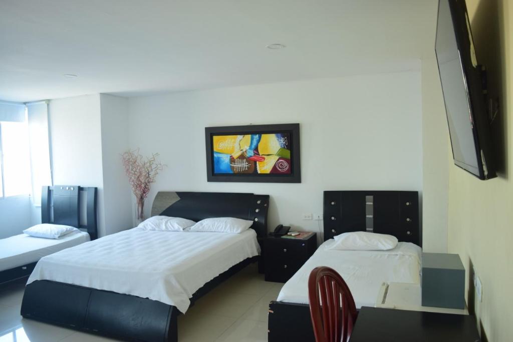 Hotel Intersuites photo 2