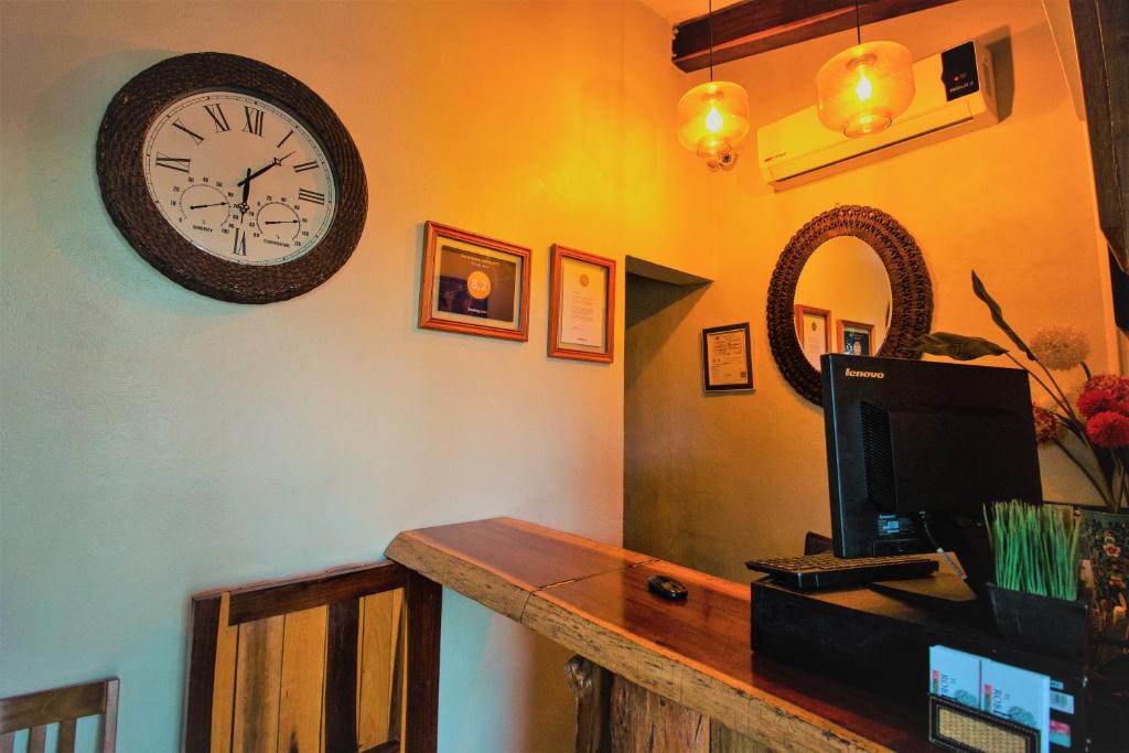 El Roble Hotel photo 3