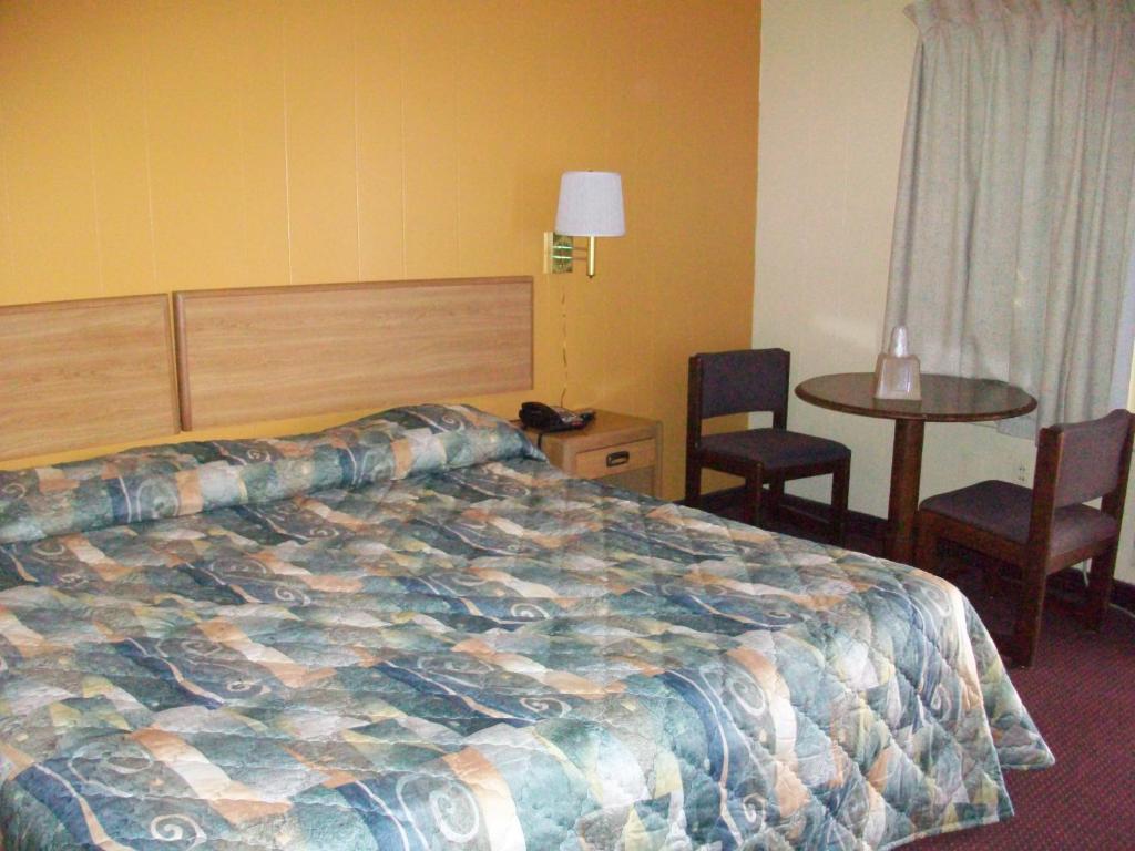 Skyland Inn image