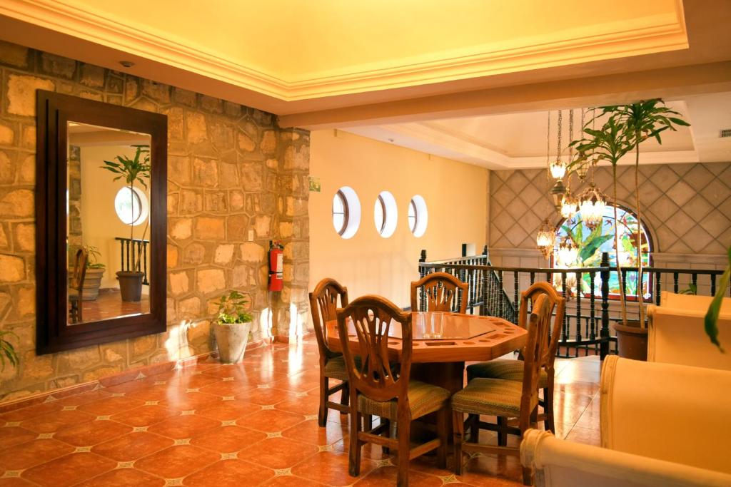 Hotel Valles photo 2