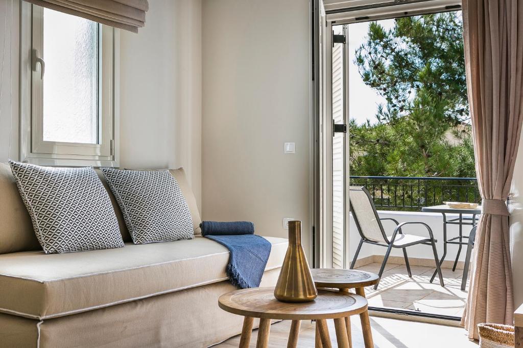 Julia's Luxury Suites, Cephallonia near Argostoli photo 1