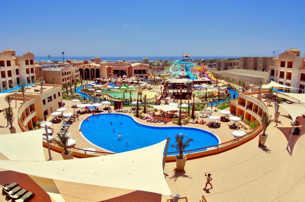 Coral Sea Aqua Club Resort photo 2