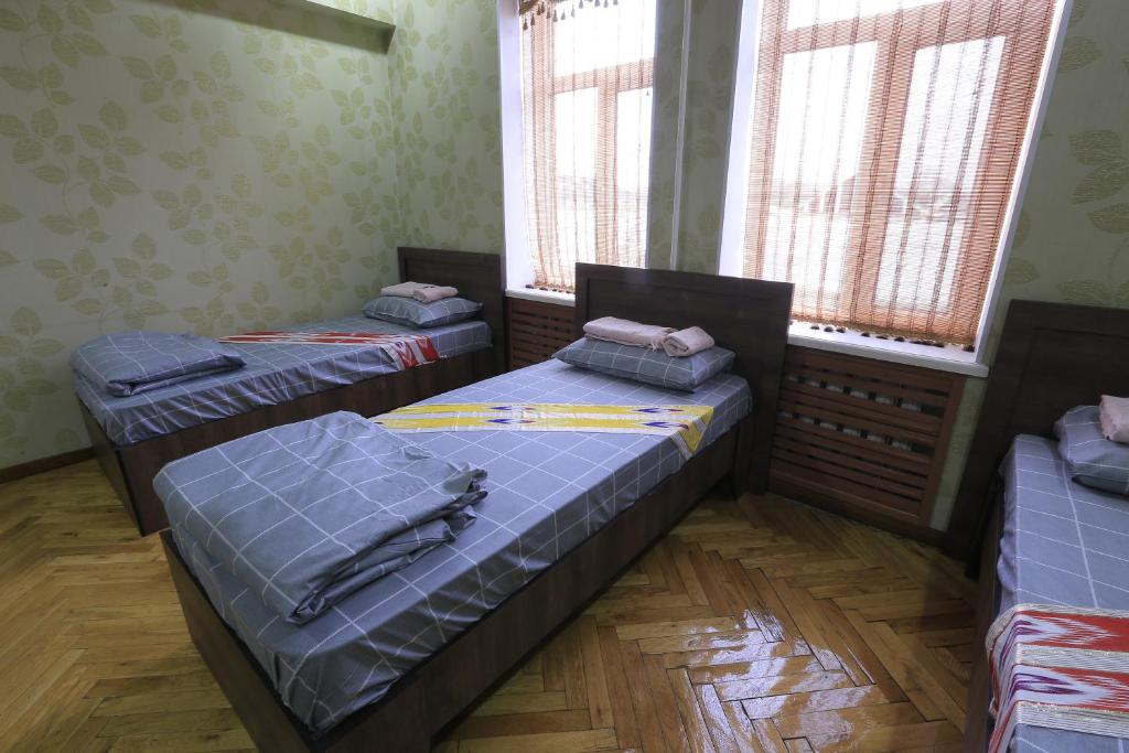 Трехместный (Стандартный трехместный номер), Yellow Hostel Dushanbe