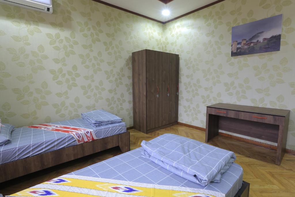 Трехместный (Стандартный трехместный номер), Yellow Hostel Dushanbe