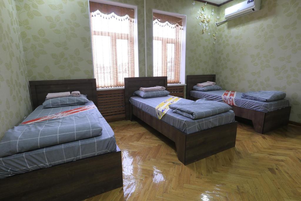 Трехместный (Стандартный трехместный номер), Yellow Hostel Dushanbe