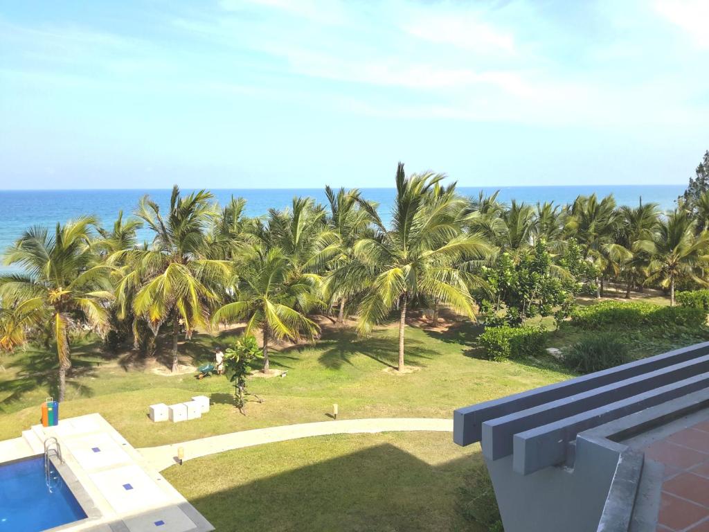 LLH 321 Nilaveli Ocean Front Condos photo 4