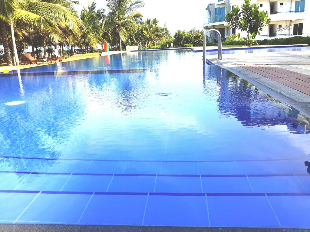 LLH 321 Nilaveli Ocean Front Condos
