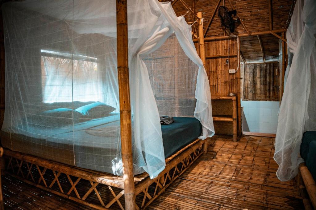 Семейный (Улучшенное семейное бунгало), Green View Beach Resort