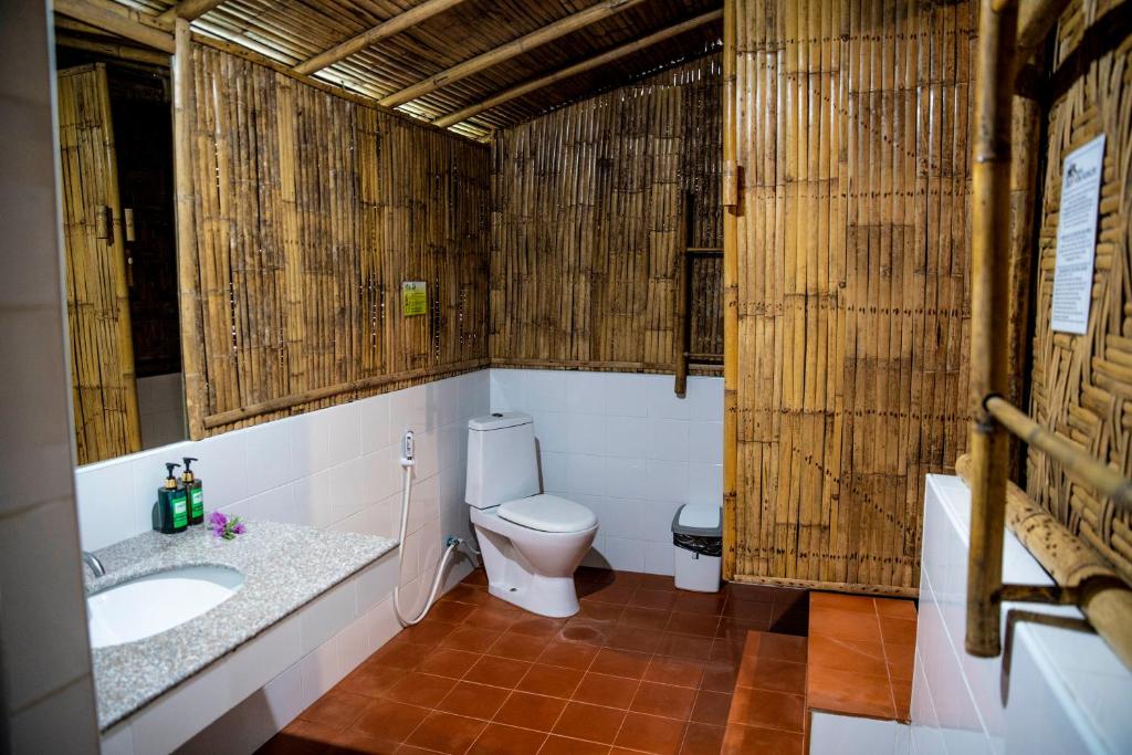Семейный (Улучшенное семейное бунгало), Green View Beach Resort