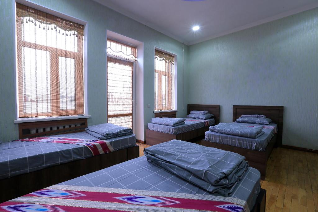Номер (Кровать в общем 6-местном номере), Yellow Hostel Dushanbe