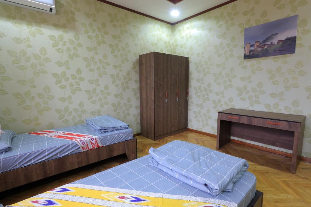 Трехместный (Стандартный трехместный номер), Yellow Hostel Dushanbe