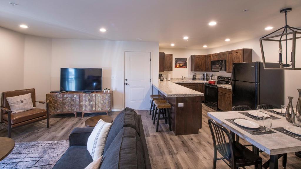 Moab Redcliff Condos image