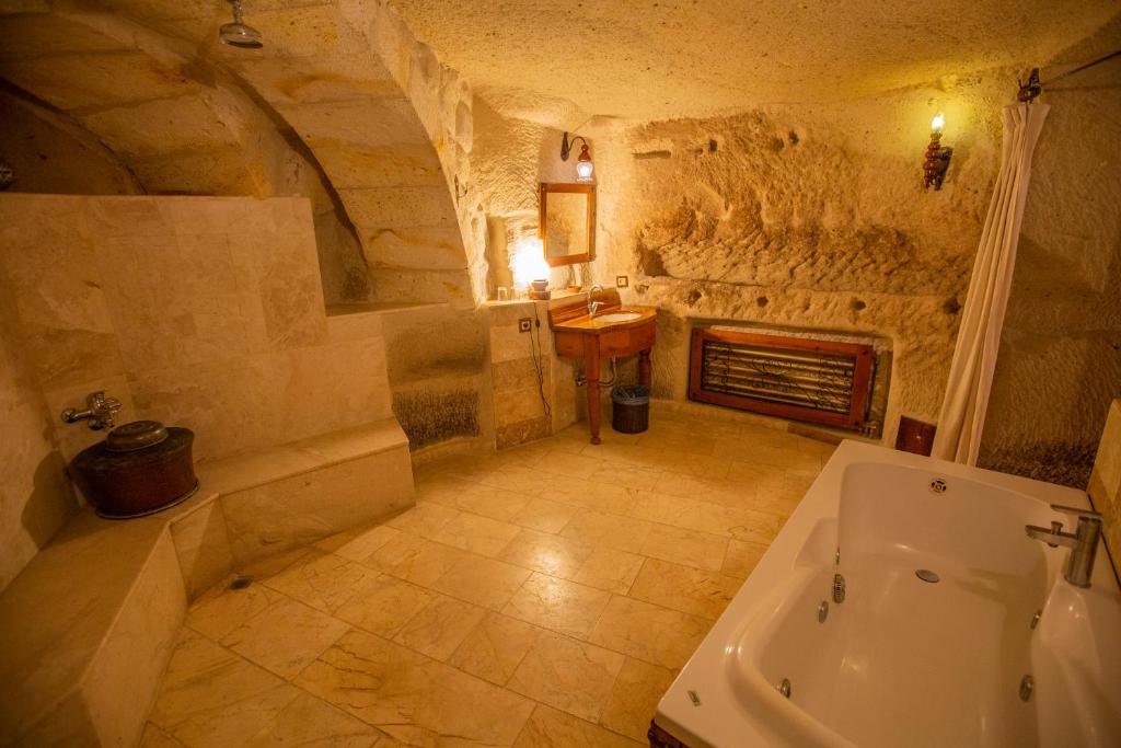Koza Cave Hotel - Tap to explore photos