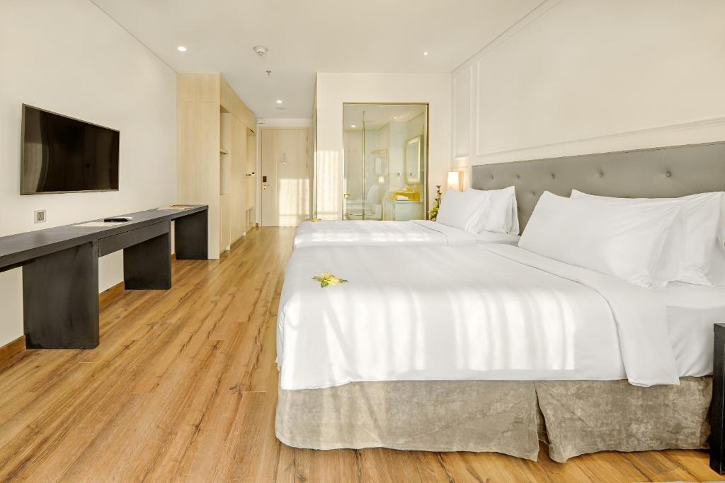 Двухместный (Executive Twin Room with Balcony and Bay View), Danang Golden Bay