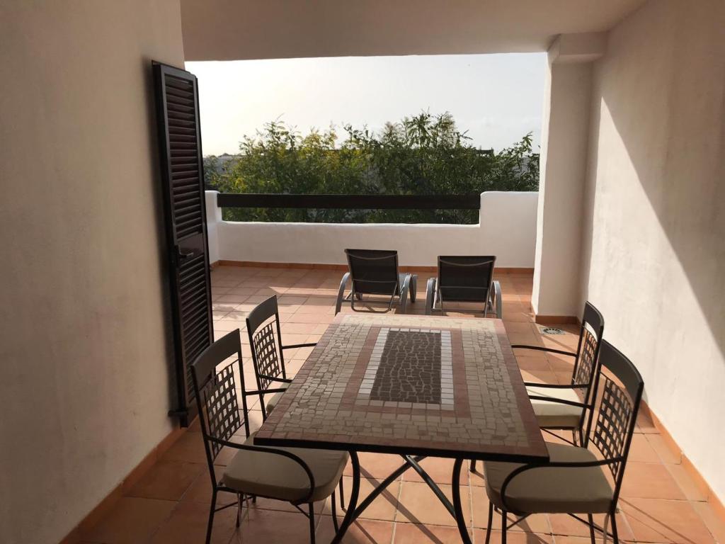 Luxury apartment set in Doña Julia Golf Course - Tap to explore photos