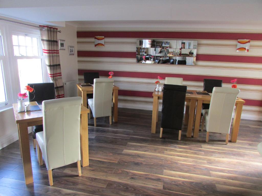 The Southgate Bed And Breakfast - Tap to explore photos