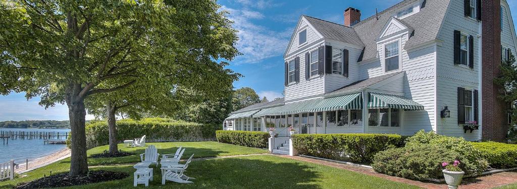 Harbor Knoll Bed & Breakfast image