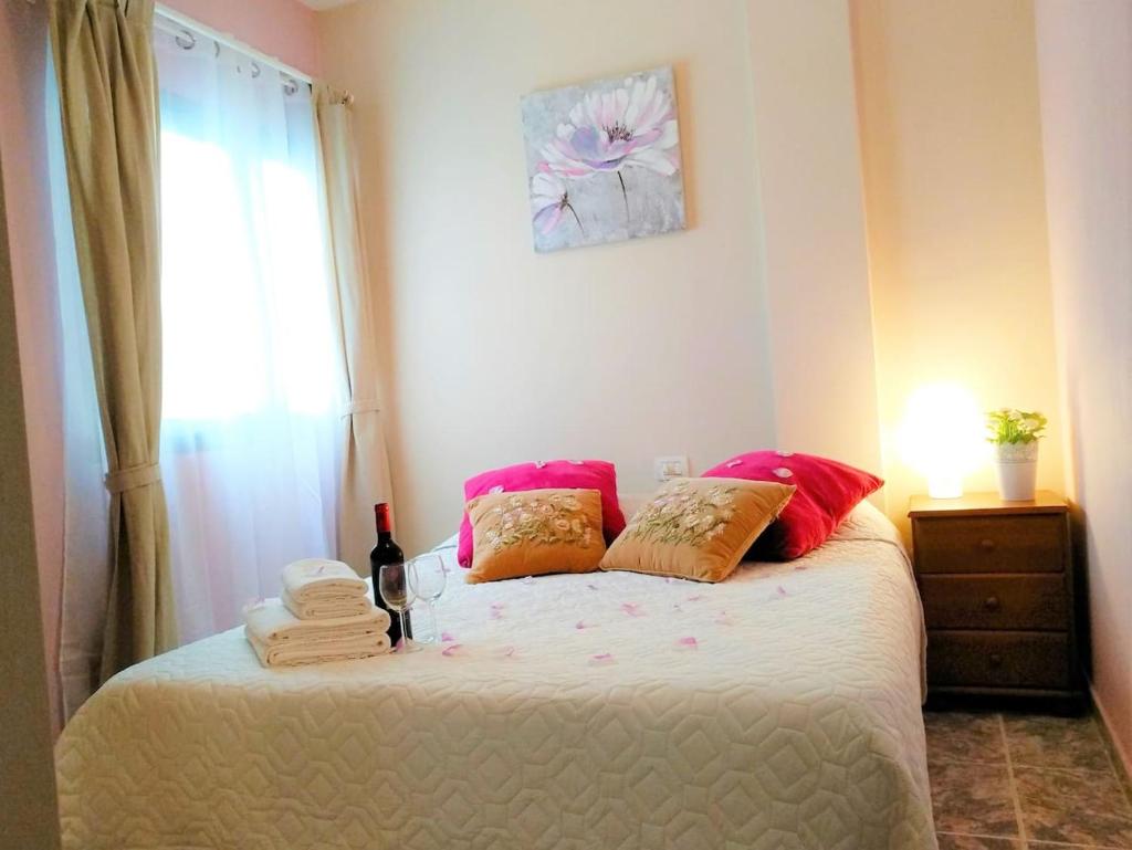 Bright spacious apartment, 2 min walk from beach photo 3