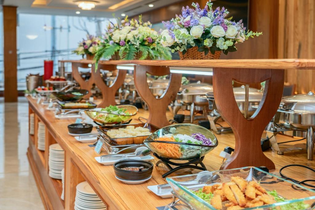 Sunny Ocean Hotel & Spa