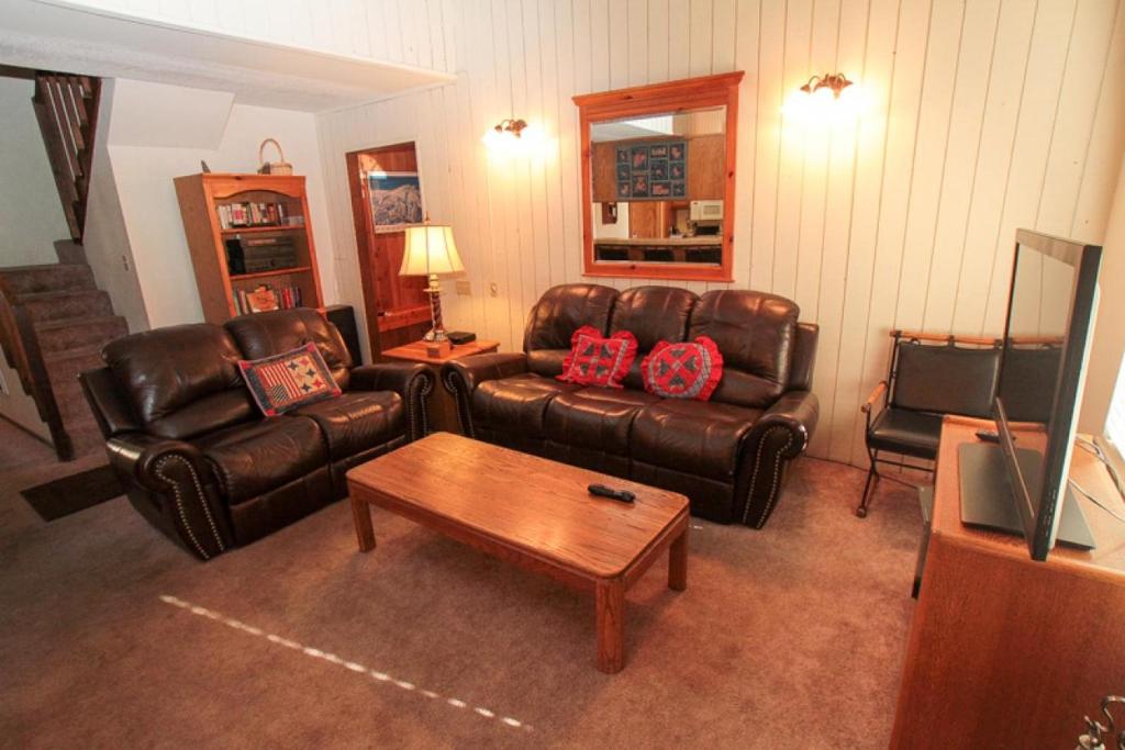 Discovery 4 #128, Loft image