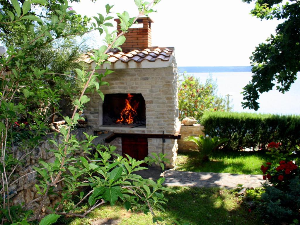 Scenic apartment in Maslenica with terrace photo 4
