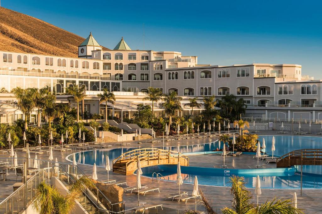 Royal Palm Resort & Spa - Adults Only photo 1