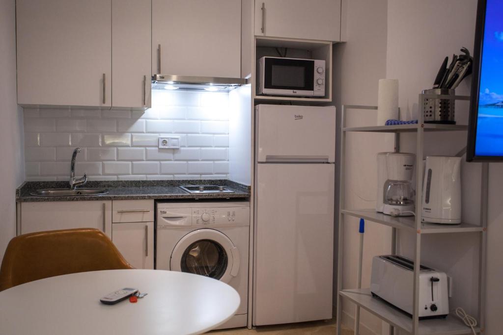 Студио (Номер-студио с кроватью размера «queen-size»), Gran Central Suites