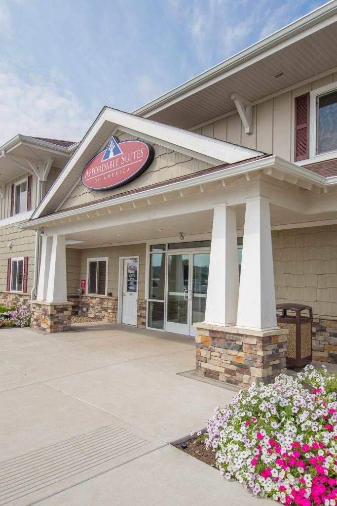 Affordable Suites of America Portage photo 2