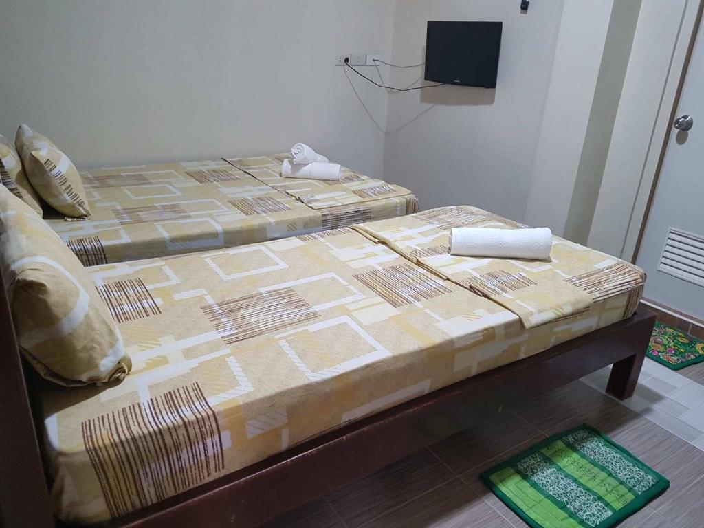Madid's Inn Beach Resort photo 2