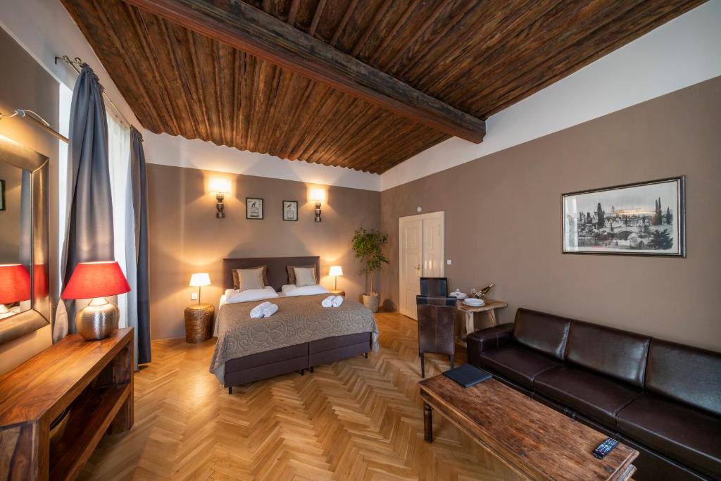 Апартаменты (Special offer: Studio Apartment with e-Scooters or Bike Tours), Old Town - Aparthotel Michalska